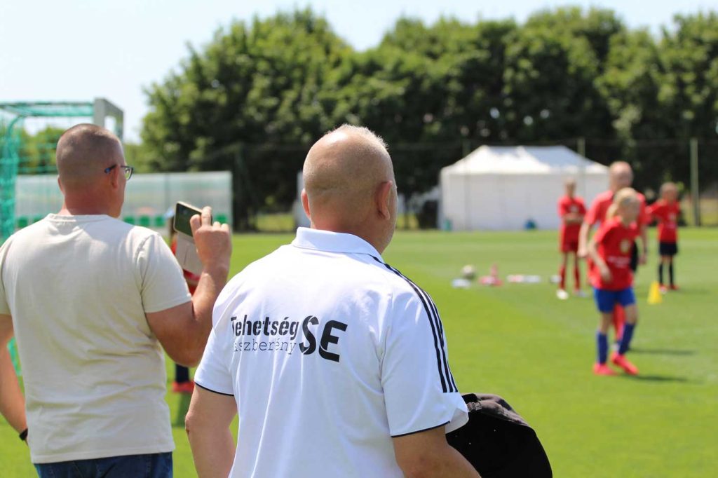 tehetseg se vélemény